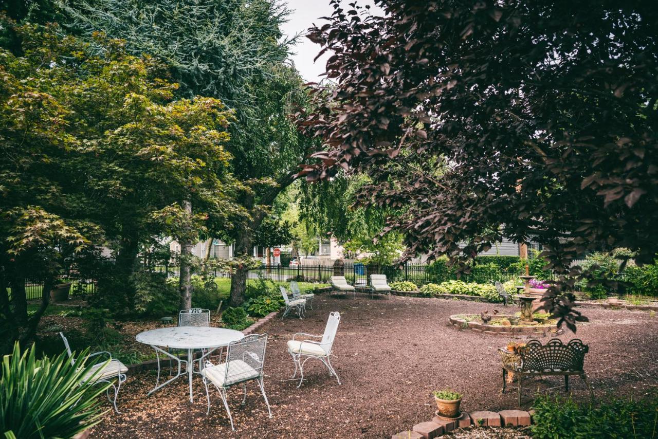 Hummingbird Inn Істон Екстер'єр фото